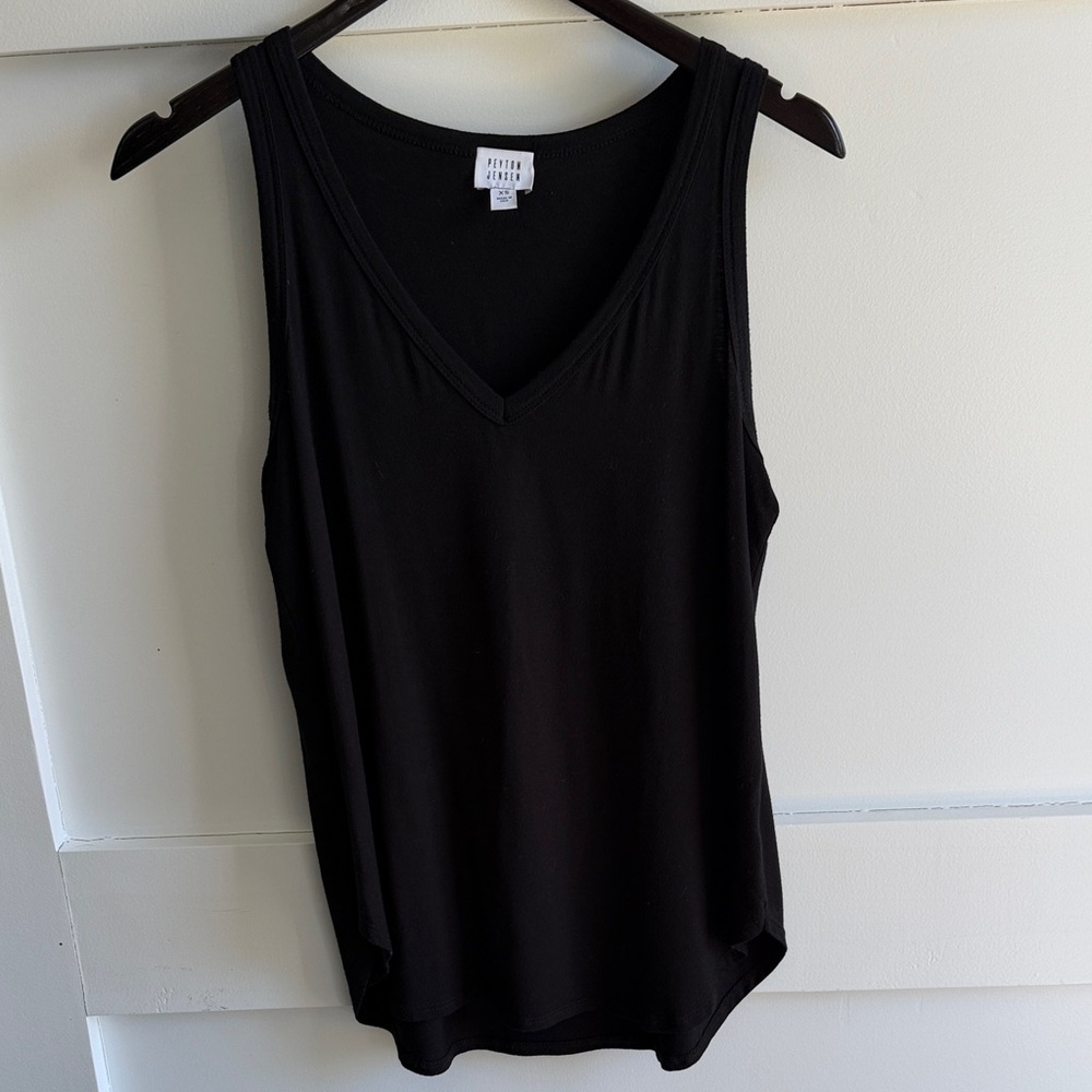 Peyton Jensen Black V-Neck Tank Top